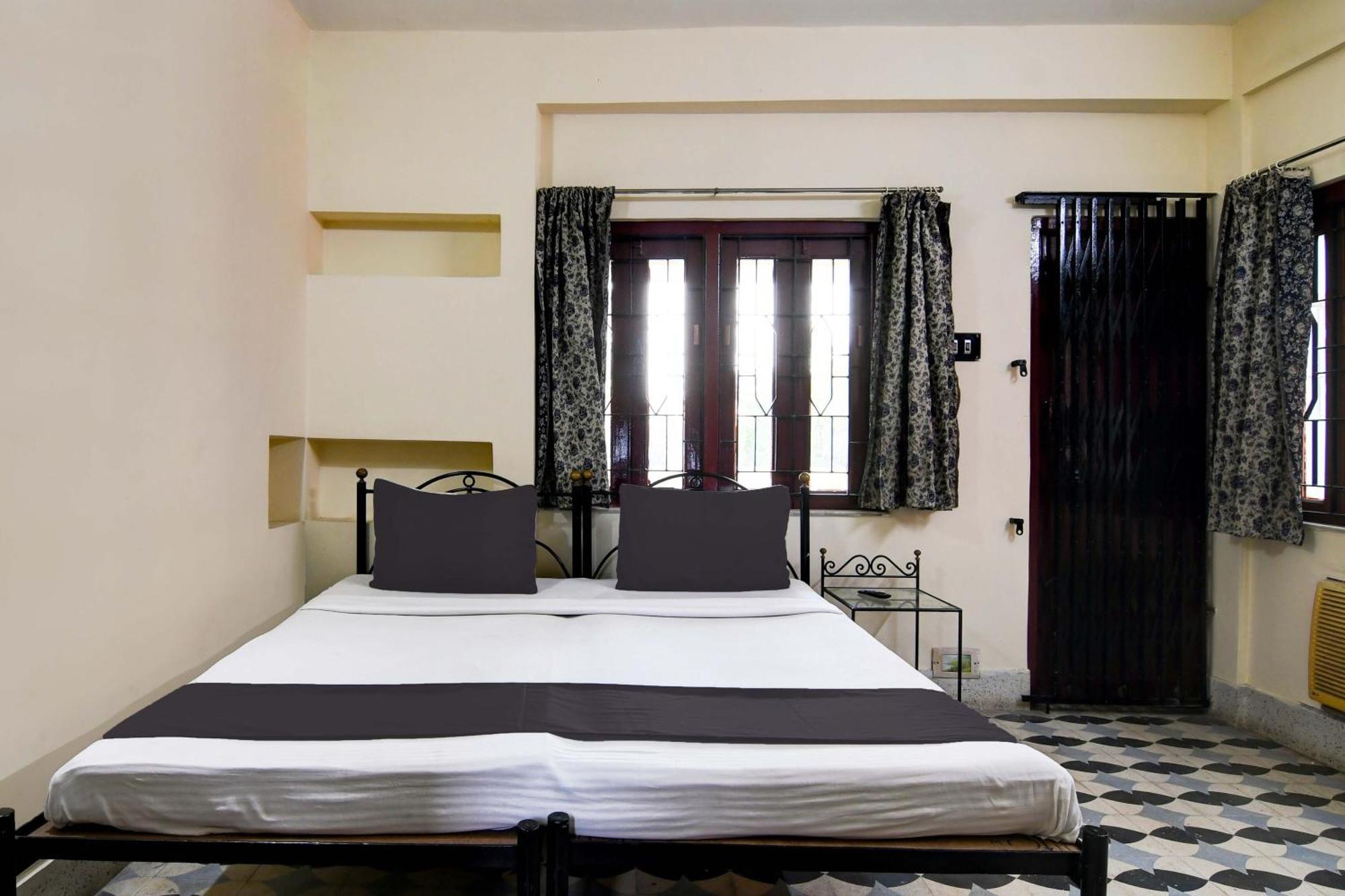 Oyo Simplex Guest House Behala Calcutta  Esterno foto