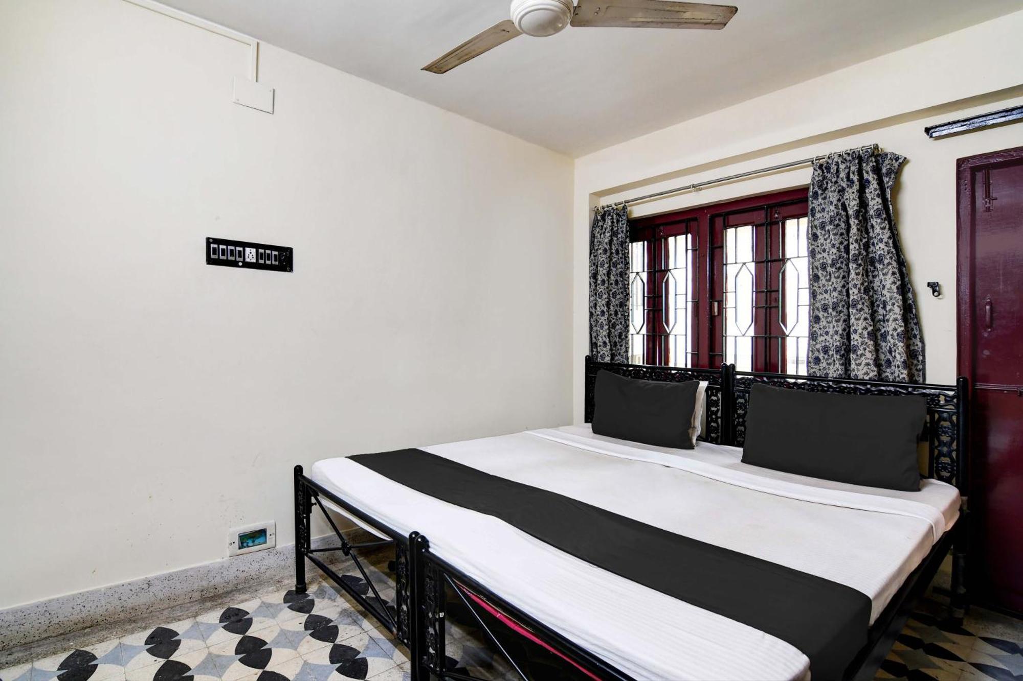 Oyo Simplex Guest House Behala Calcutta  Esterno foto