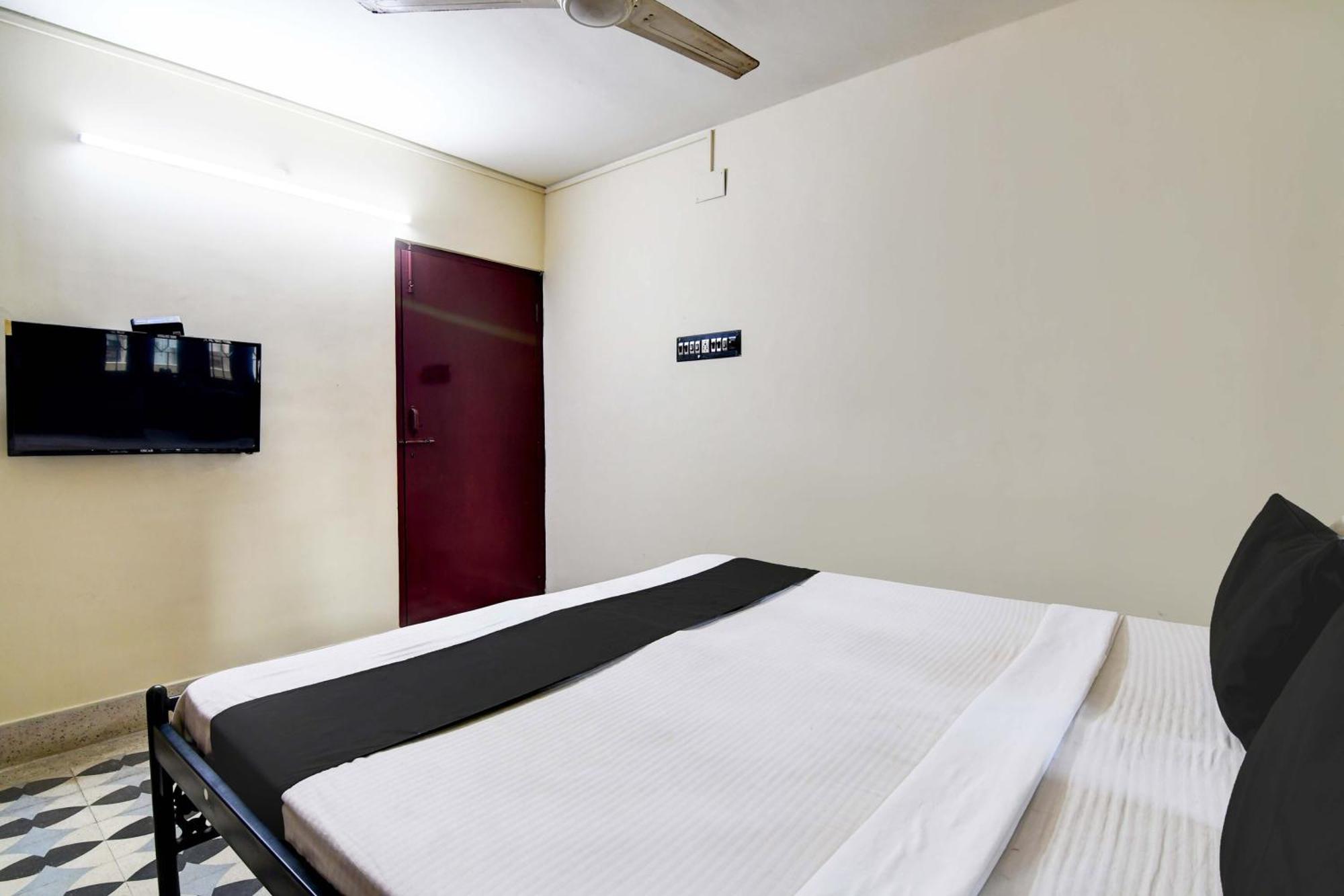 Oyo Simplex Guest House Behala Calcutta  Esterno foto